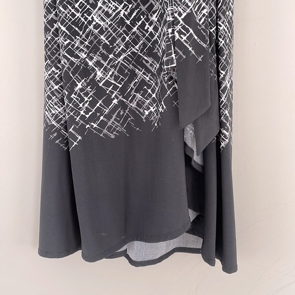 BCBG MaxAzaria size extra small wrap dress. - Picture 4 of 6